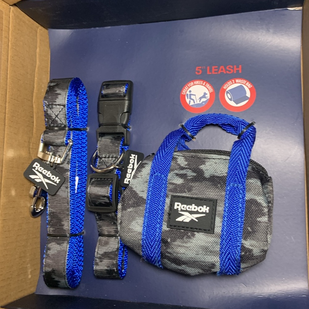 Reebok NWT Dog Walking Set Medium - Leash, Collar & Dispenser